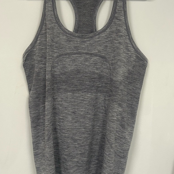 Lululemon - Picture 2 of 7